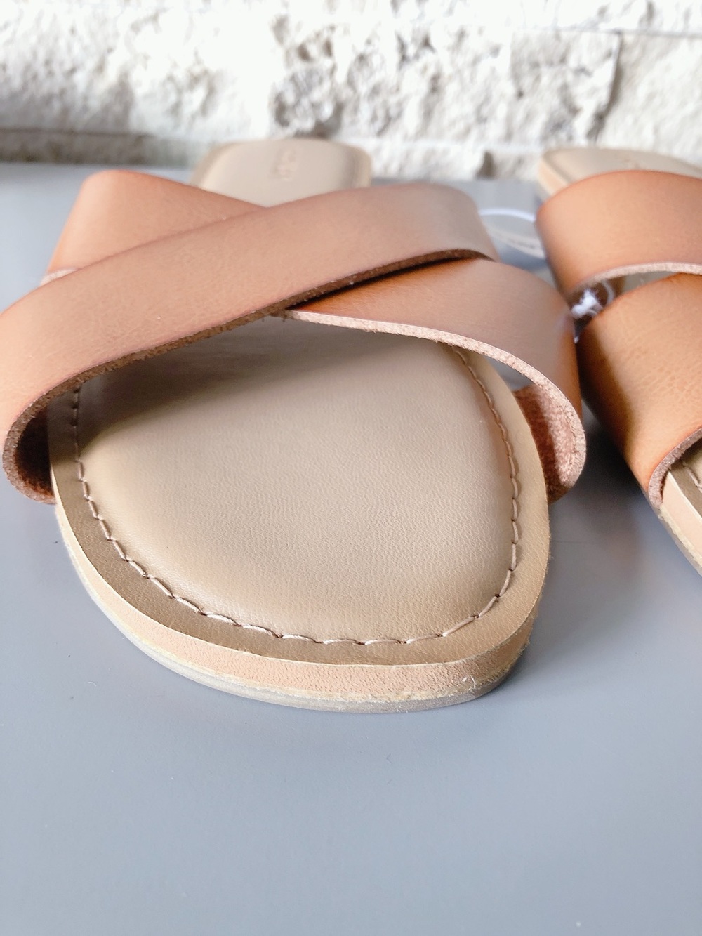 OLD NAVY Tan Cross-Strap Slide Sandals Women size 9 - Picture 3 of 9